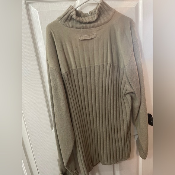 Cream Coloured Zip-Up Sweater - Picture 2 of 3